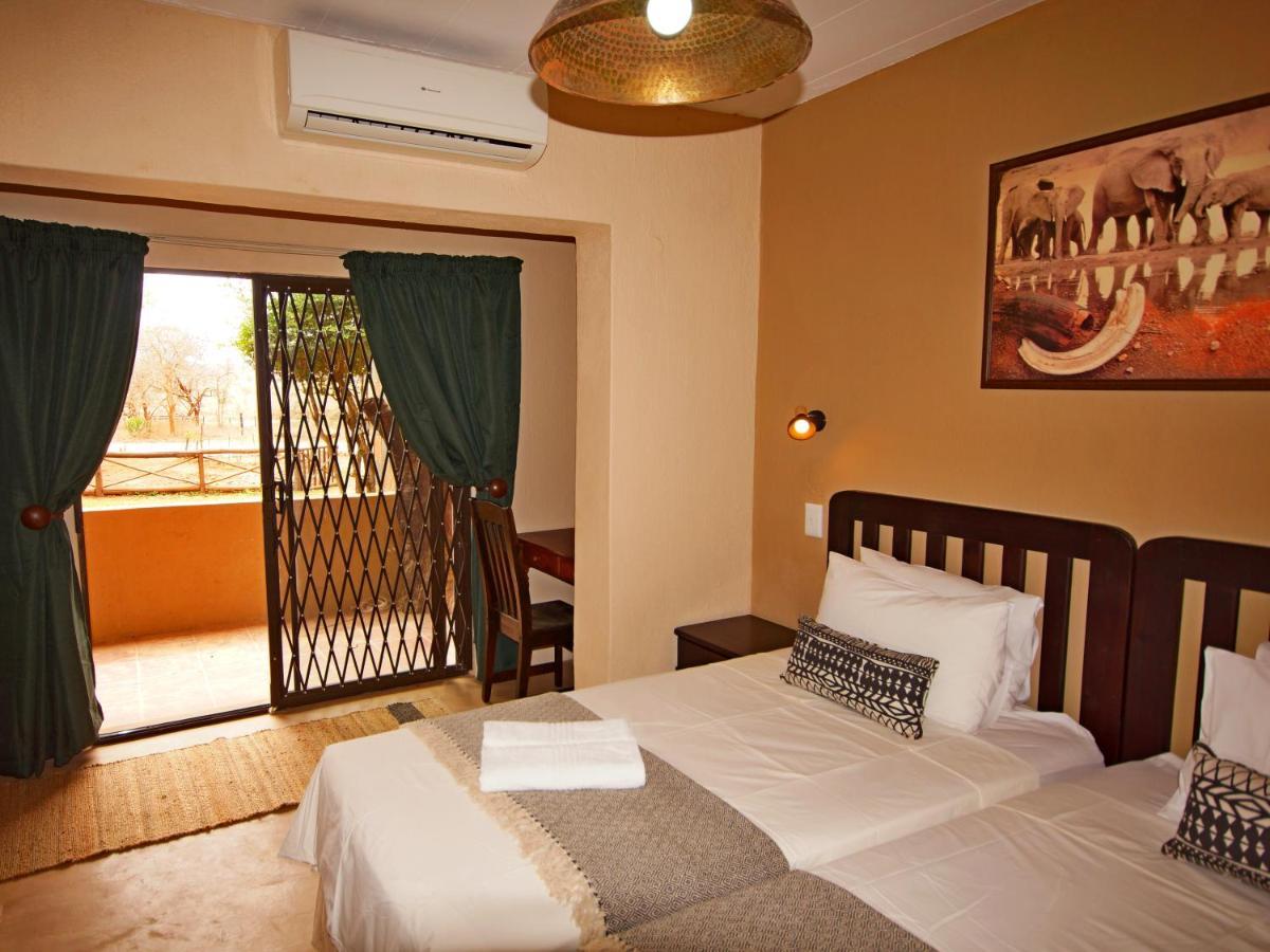 Tau @ Kruger Villa Marloth Park Exterior foto
