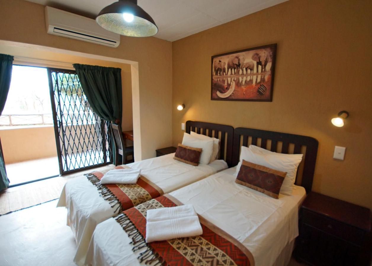 Tau @ Kruger Villa Marloth Park Exterior foto